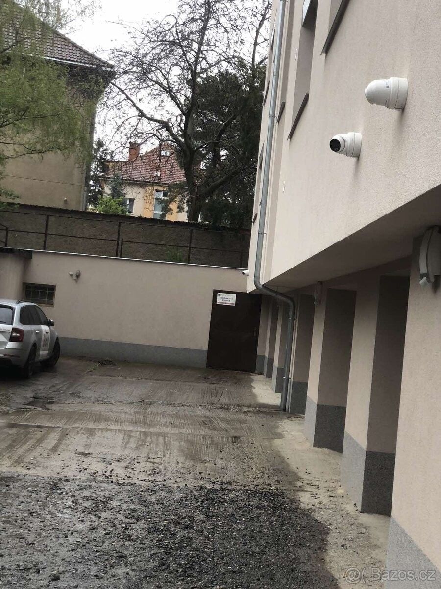 Garáže, Praha, 100 00 - 2