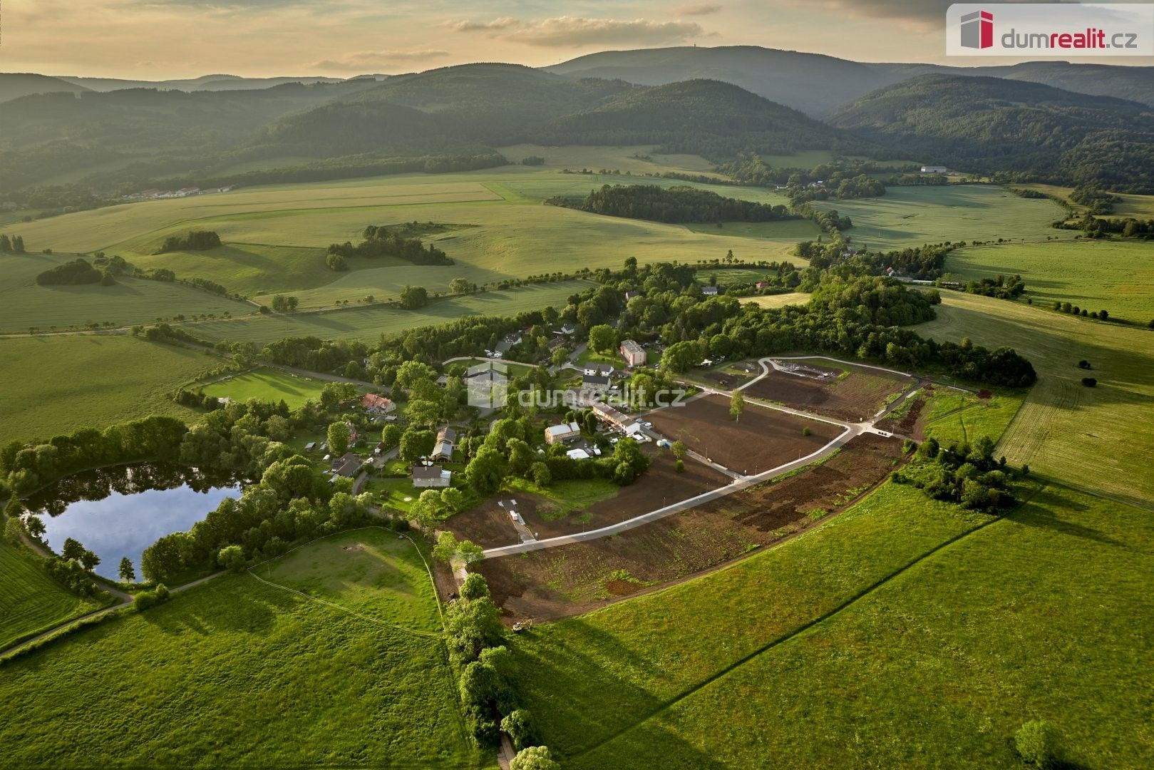 Pozemek pro bydlení · 962 m² · Květnová, Ostrov - 4