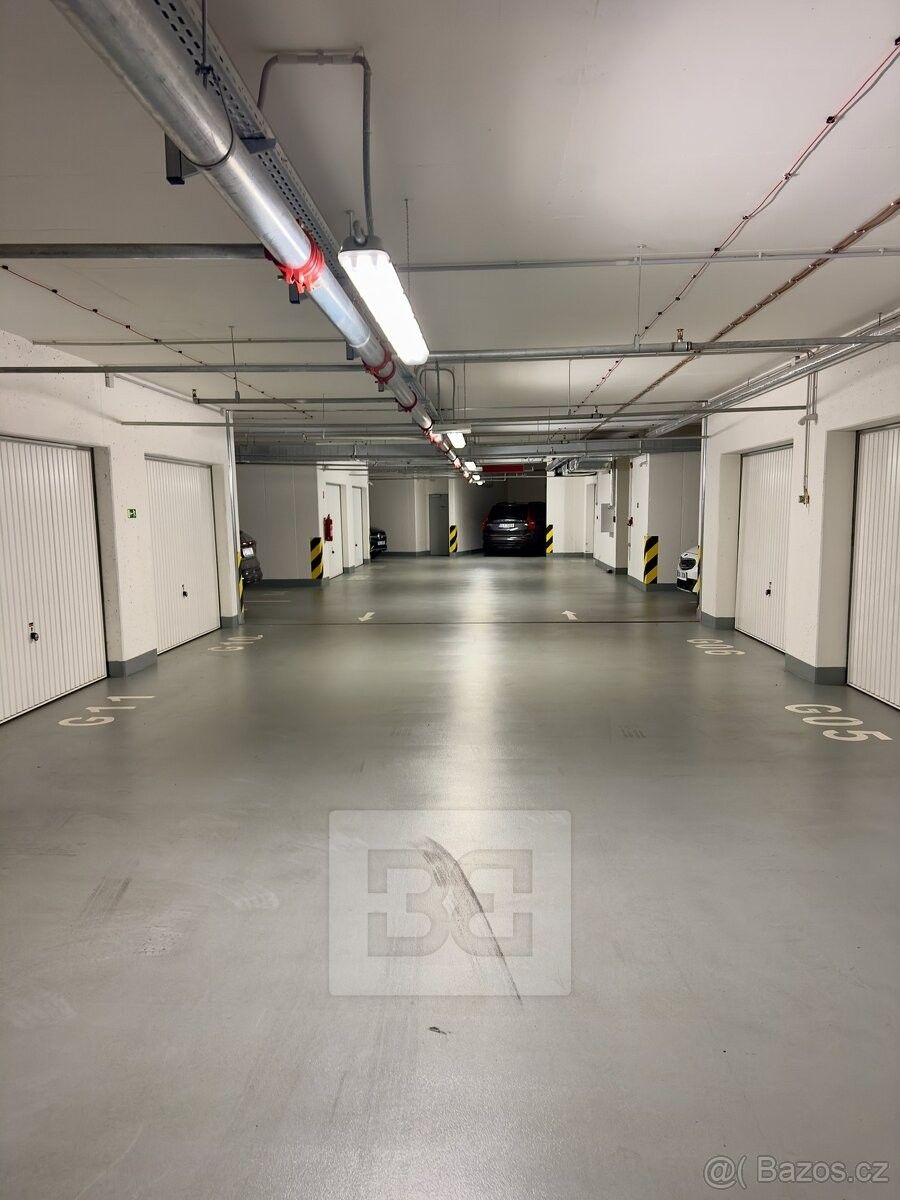 Pronájem garáž - Praha, 170 00
