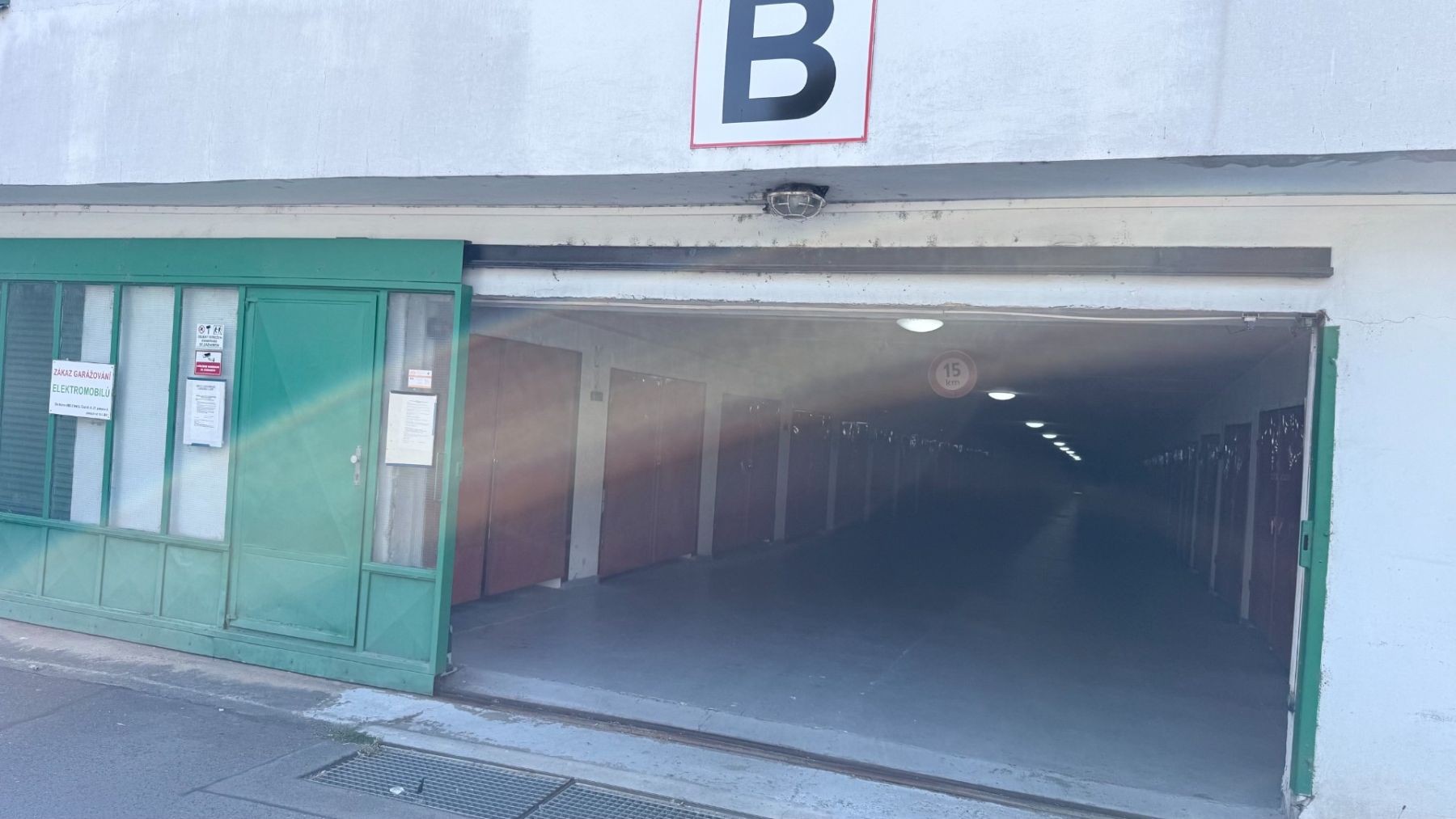 Garáž · 18 m² · Praha - Troja - 3