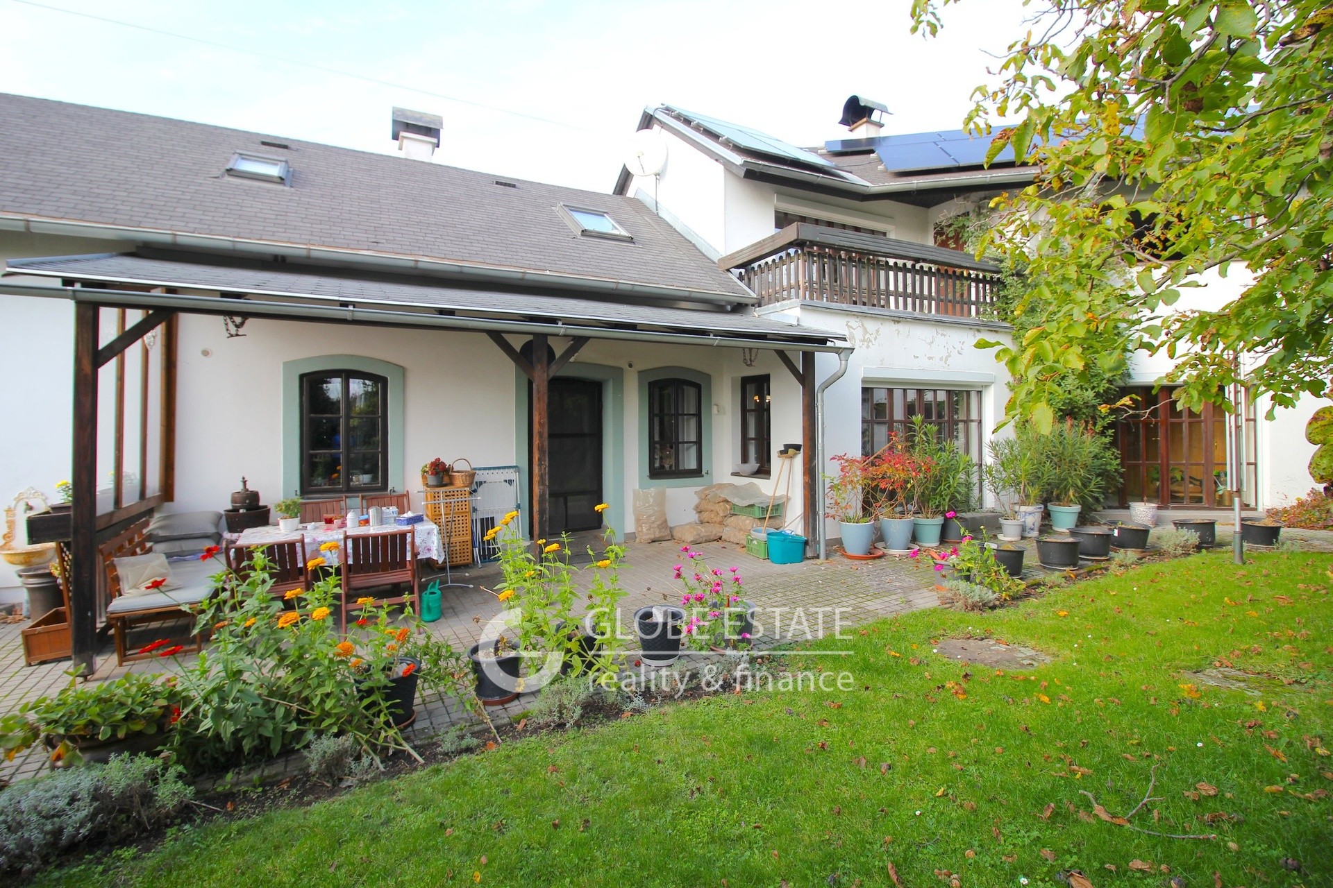 Prodej rodinný dům - Vinařice, 230 m² - 1