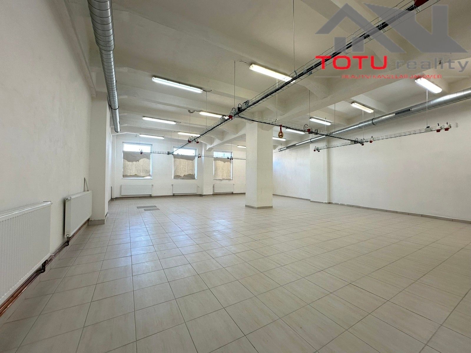 Obchodní prostory, Husova, Jaroměř Pražské Předměstí, 3 802 m² - 2