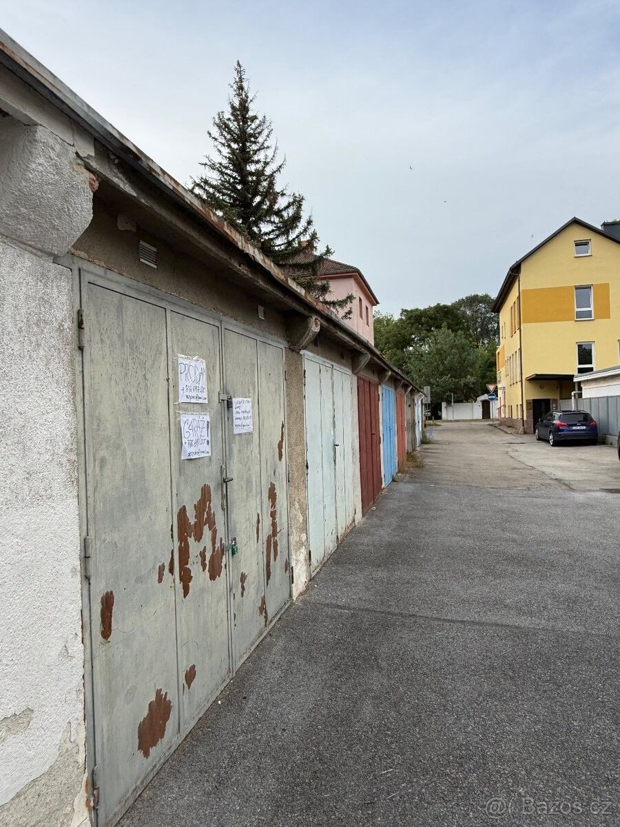Garáže, České Budějovice, 370 04 - 2