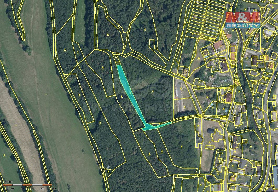 Les, 1 600 m²