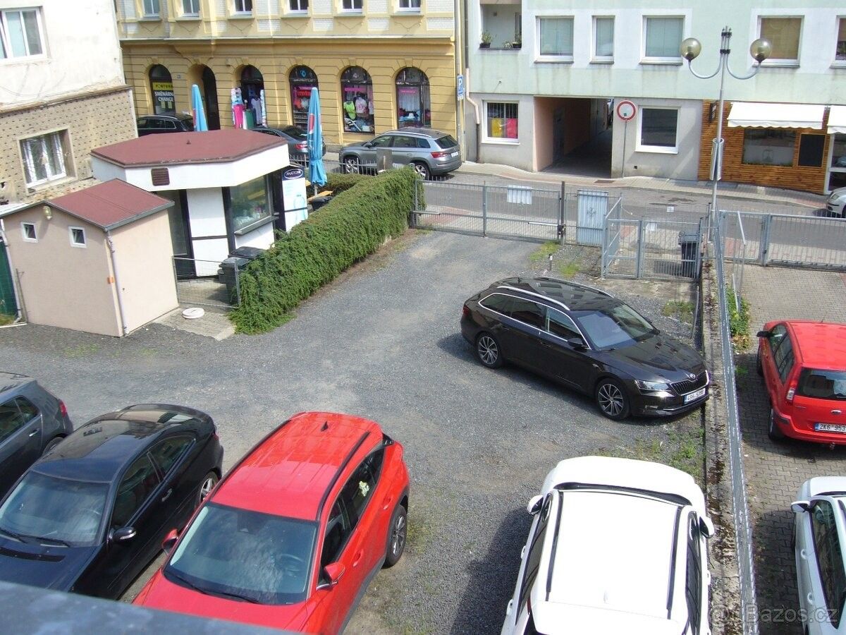 Garáže, Děčín, 405 02