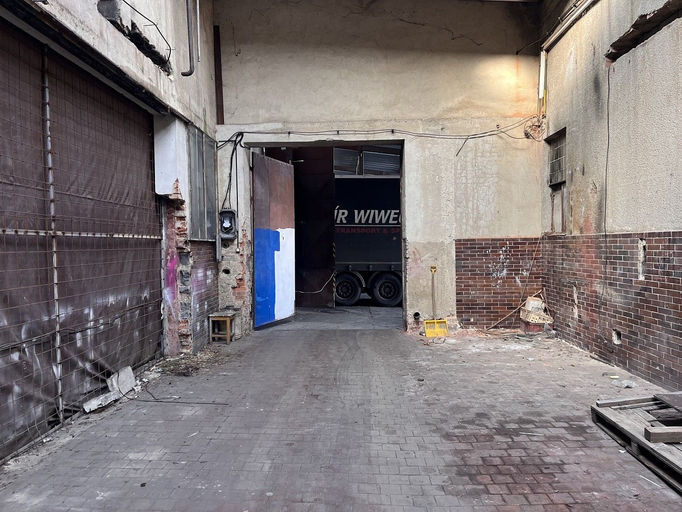 Sklady, Vrahovická, Prostějov, 150 m² - 2