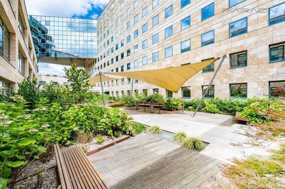 Pronájem kancelář - Pobřežní, Praha, 1 059 m²