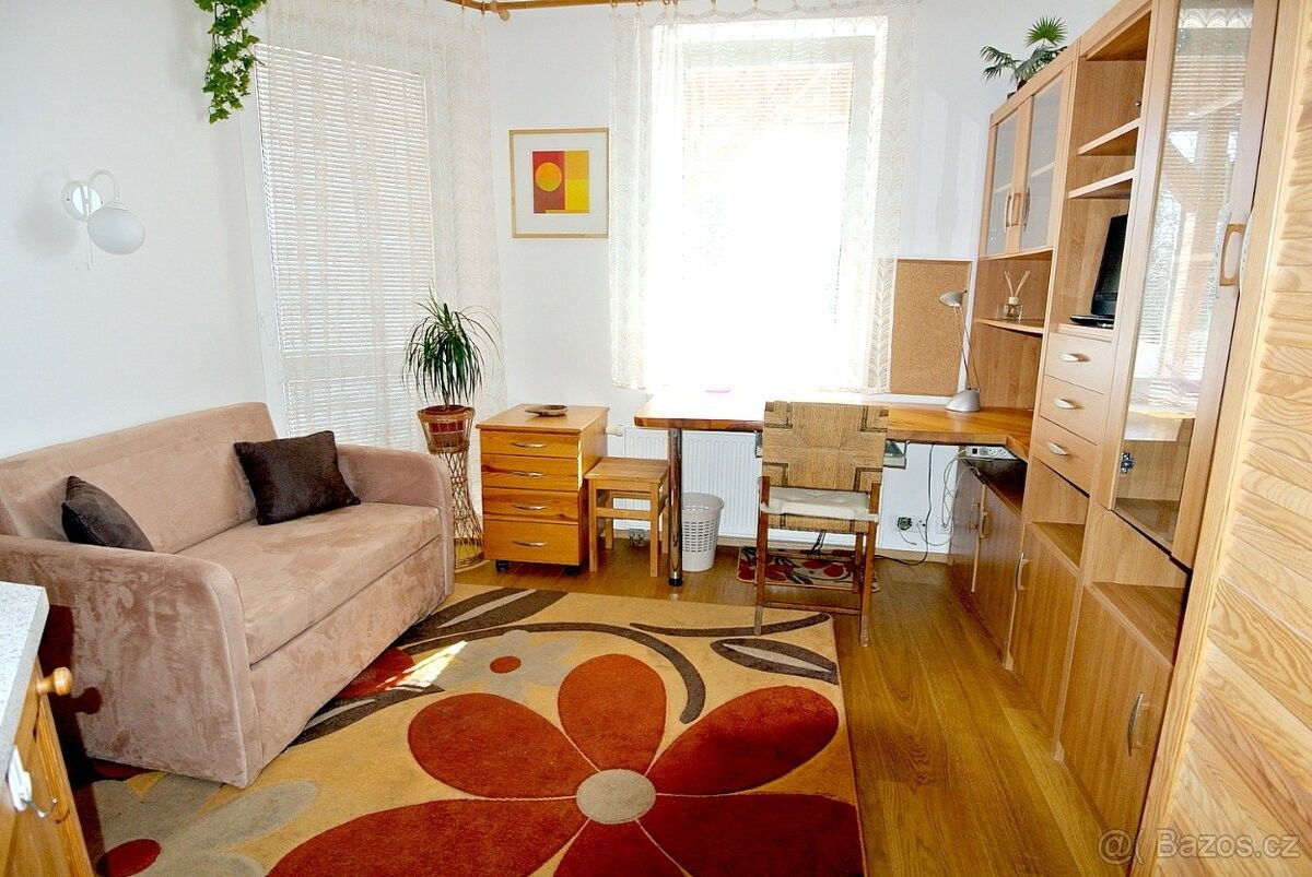 Pronájem byt - Praha, 149 00, 32 m²