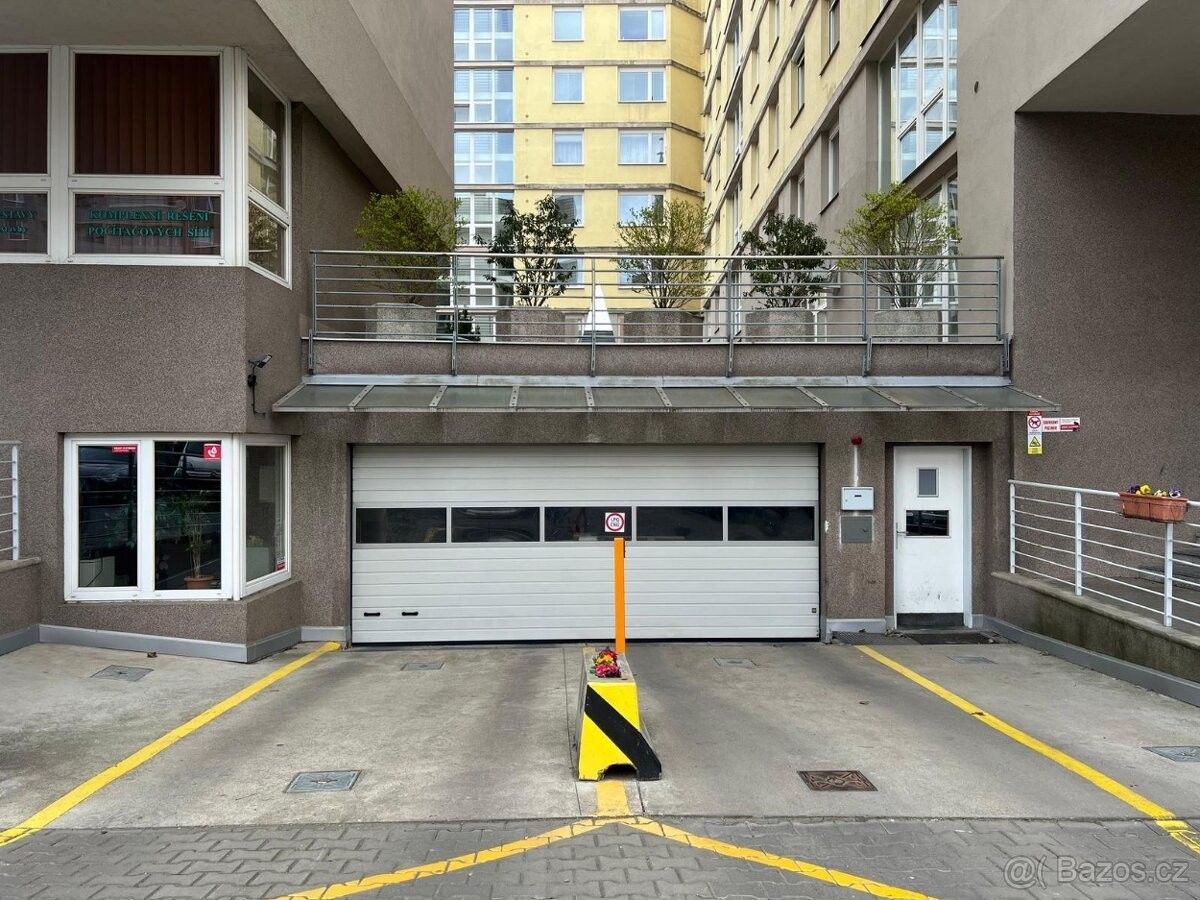 Garáže, Praha, 158 00