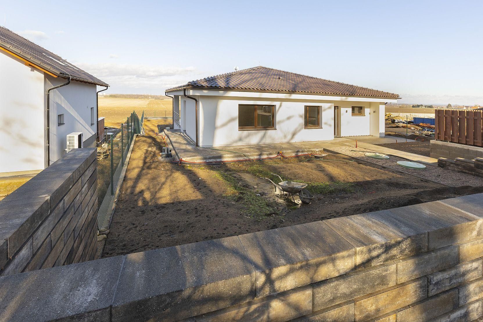 Pronájem rodinný dům - V Zahradách, Mikulovice (Pardubice), 131 m²