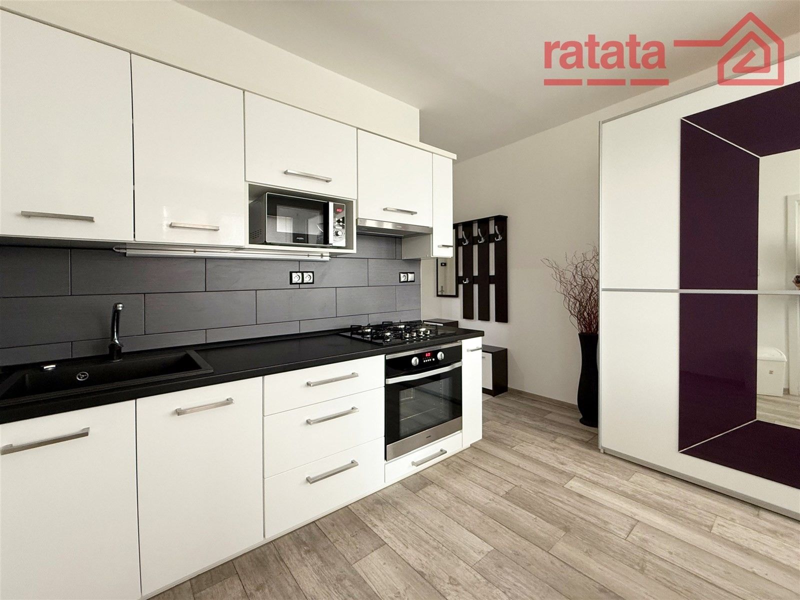 1+1, Kundratická 4479, Chomutov, 33 m²