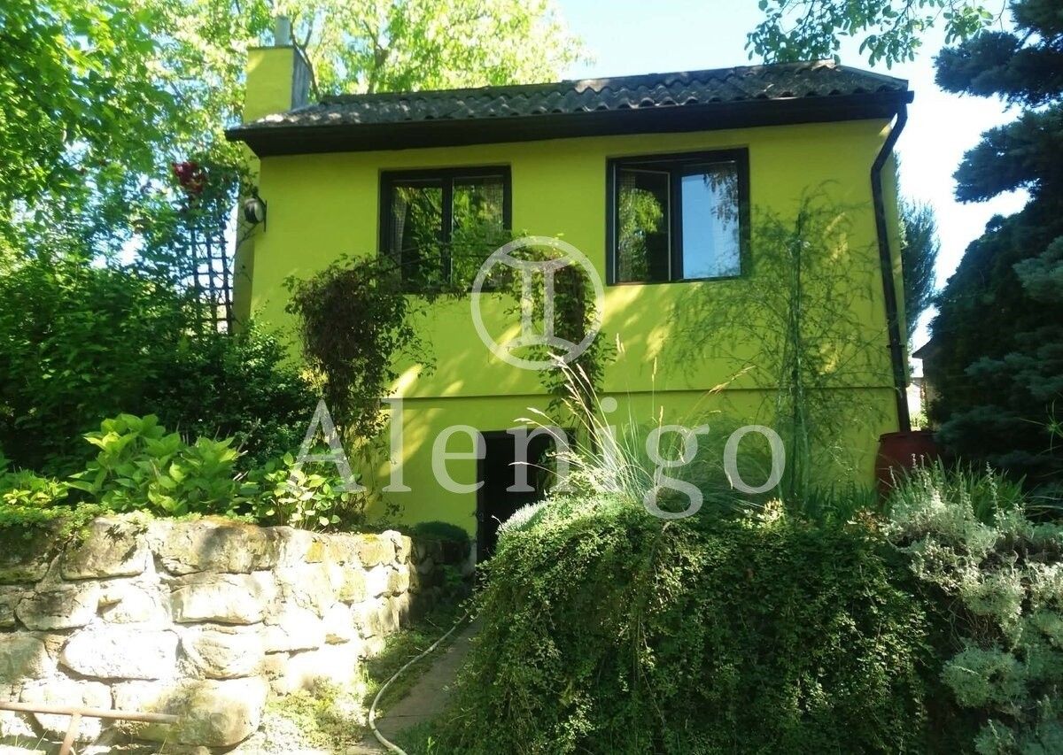 Chaty, Netovice, Slaný, 17 m²