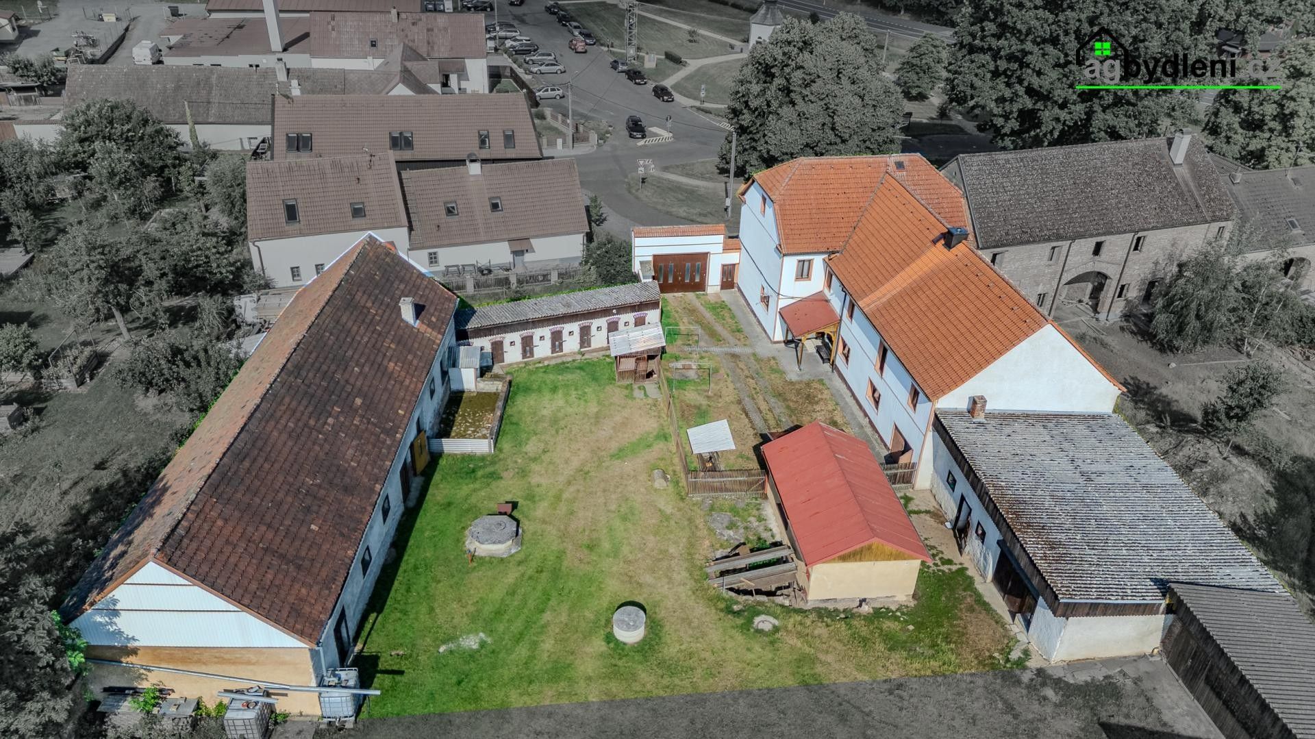 Prodej rodinný dům - Benešovice, 1 190 m²