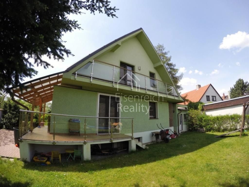 Pronájem rodinný dům - K Potoku, Hradec Králové, 270 m²