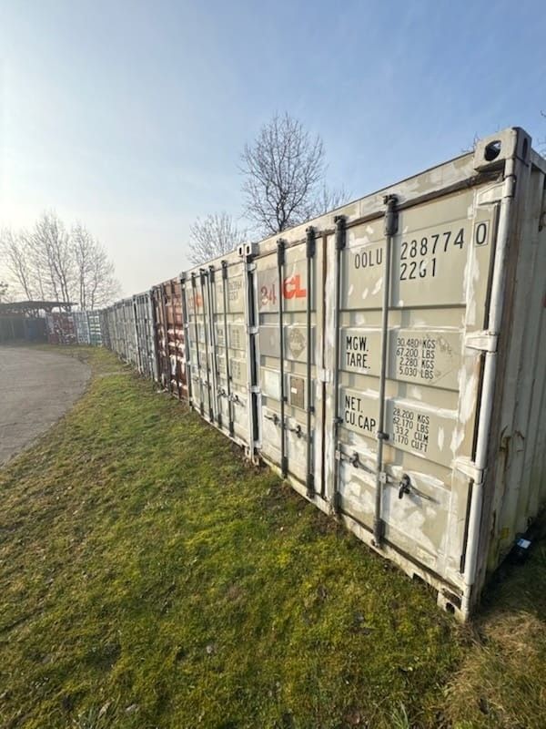 Sklady, Praha, 190 11