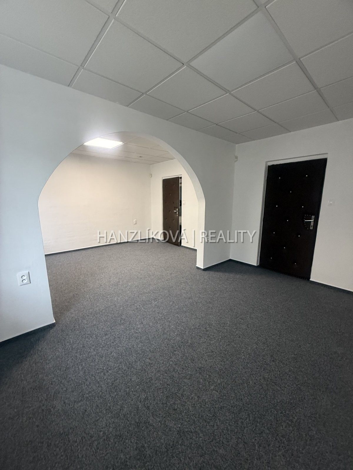 Pronájem kancelář - Nemanická, České Budějovice 3, 24 m² - 5