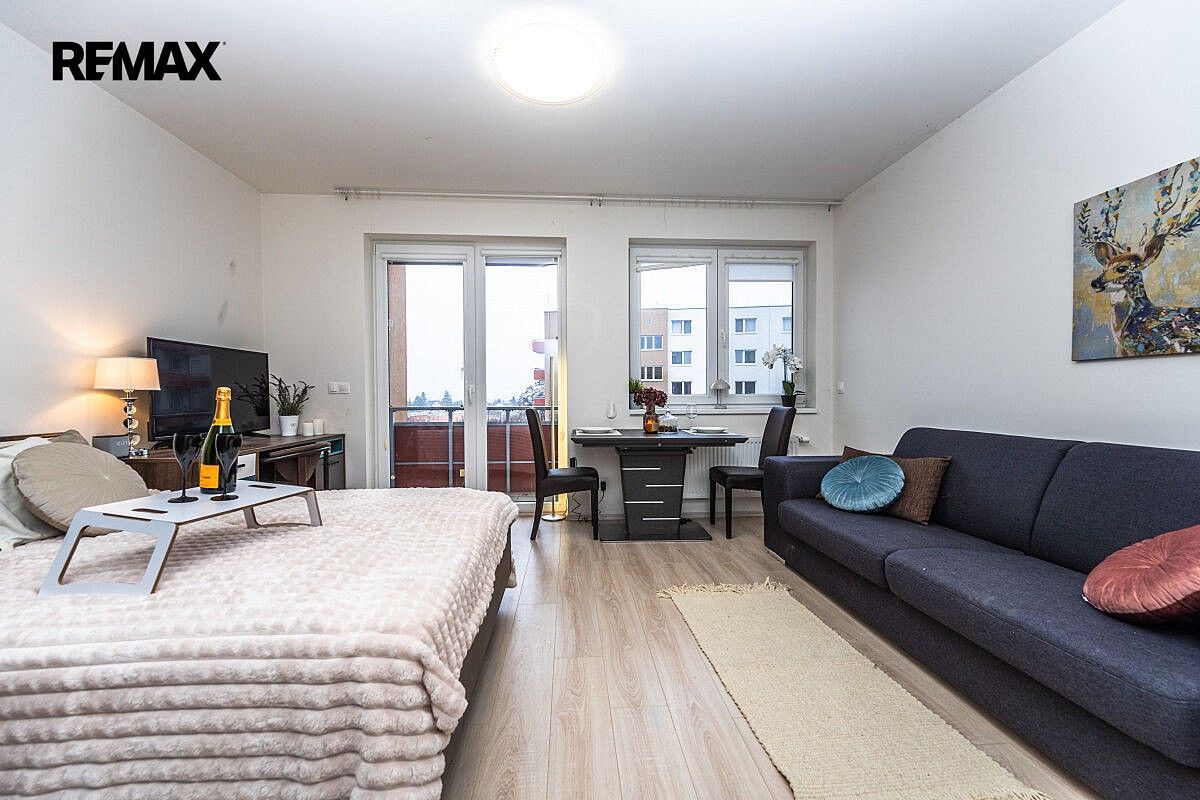 Pronájem byt 1+kk - Sicherova, Praha 9 - Kyje, 33 m² - 5