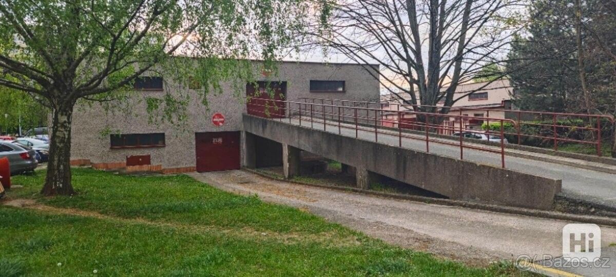 Garáže, Pardubice, 530 09 - 1