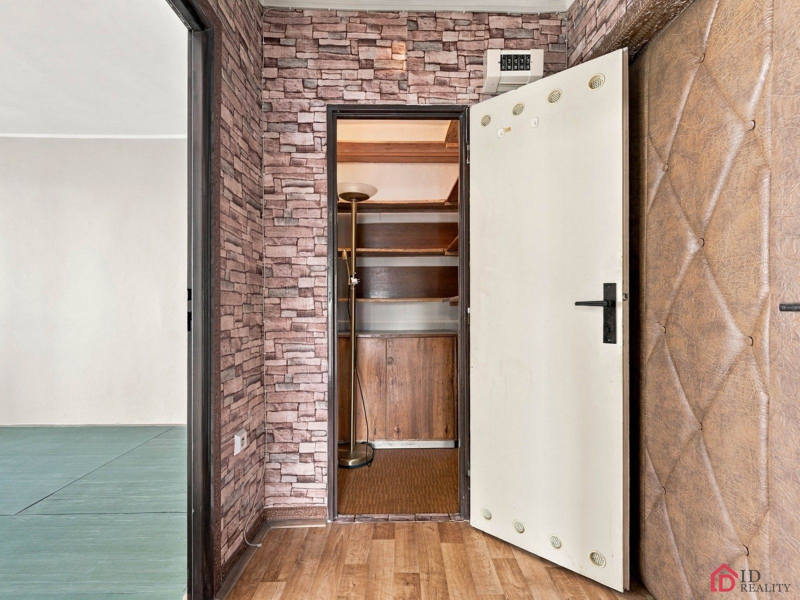 Prodej byt 2+1 - nábřeží Závodu míru, Pardubice, 53 m² - 5