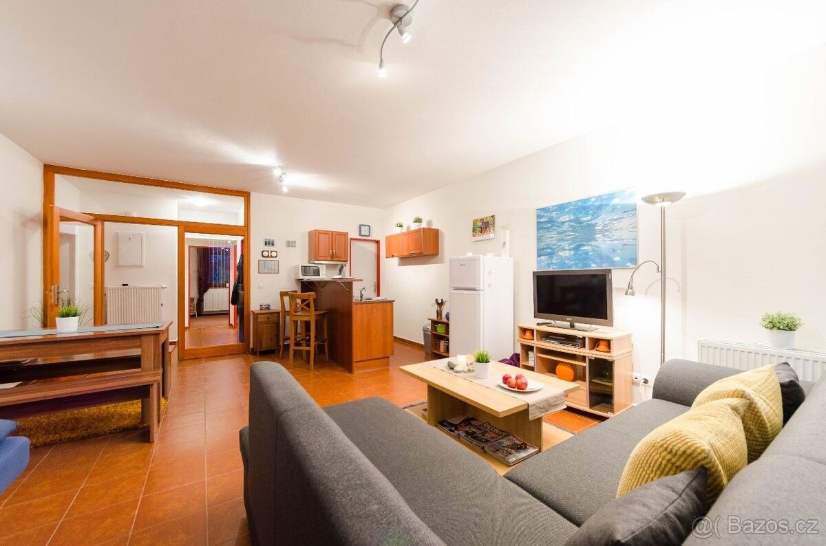 Byty, Lipno nad Vltavou, 382 78