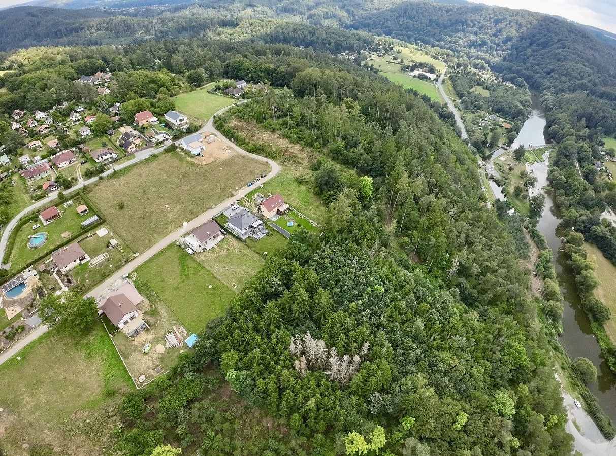 Rodinné domy, osada Na Hradcích, Stříbrná Skalice, okres Praha-východ, 243 m² - 2