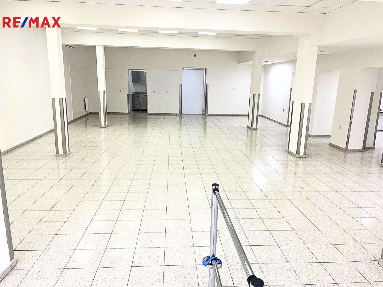 Pronájem obchodní prostory - Dolní náměstí, Vsetín, 224 m²