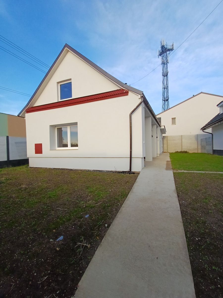 Rodinné domy, Šoporňa - Šoporňa, Trnavský kraj, 108 m² - 1