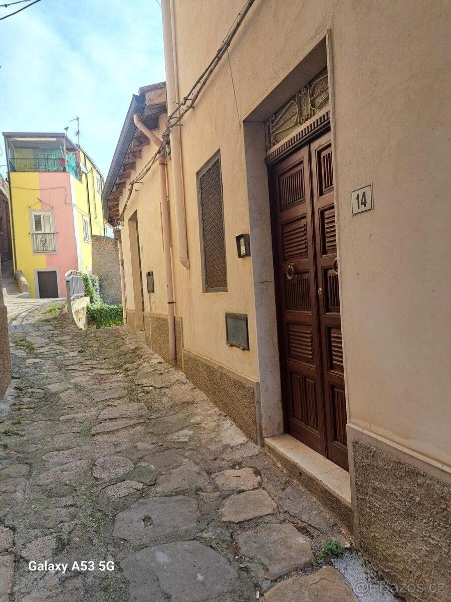 Prodej rodinný dům - 987 66, Zahraničí