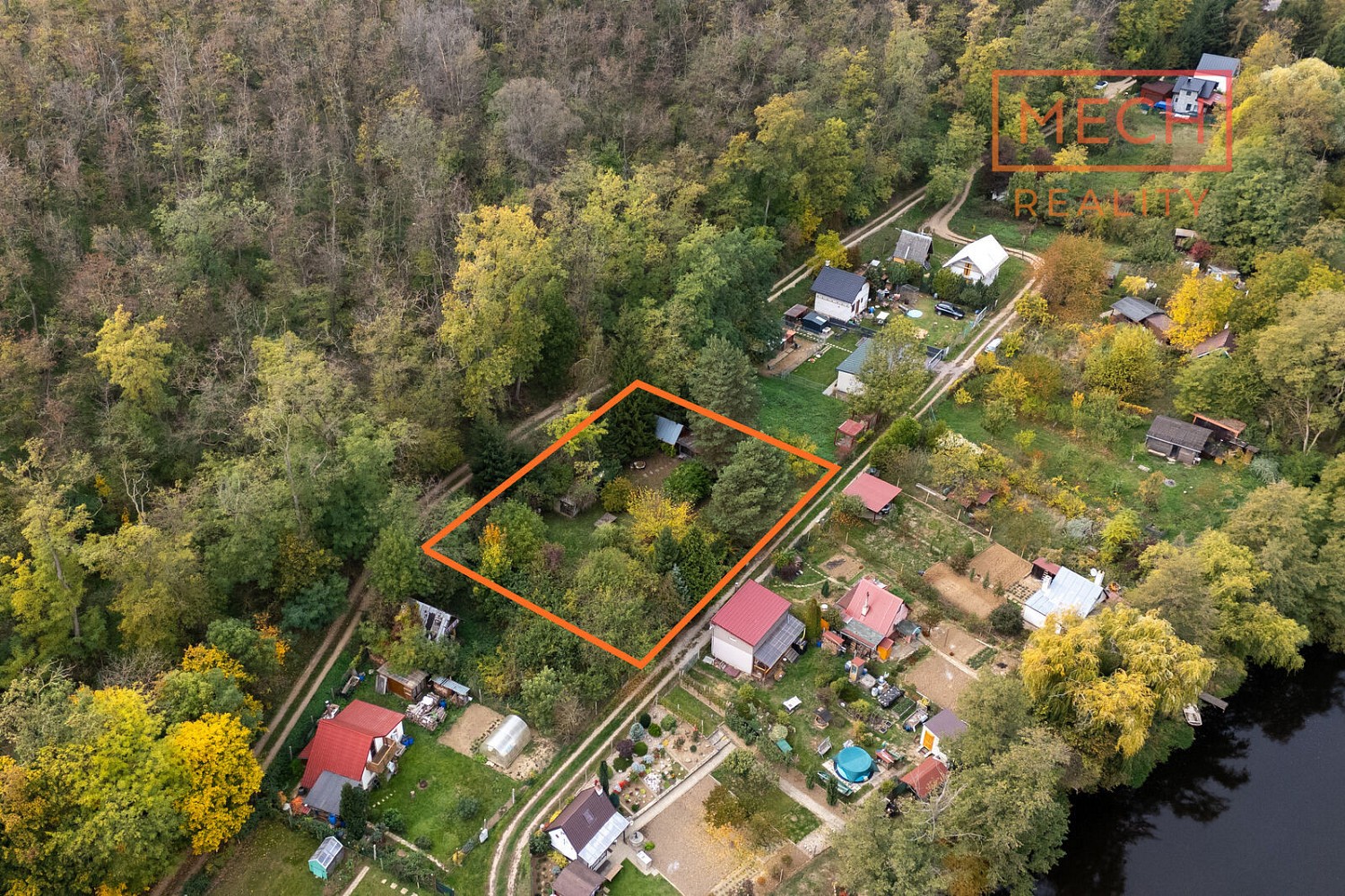Zahrada, 869 m²