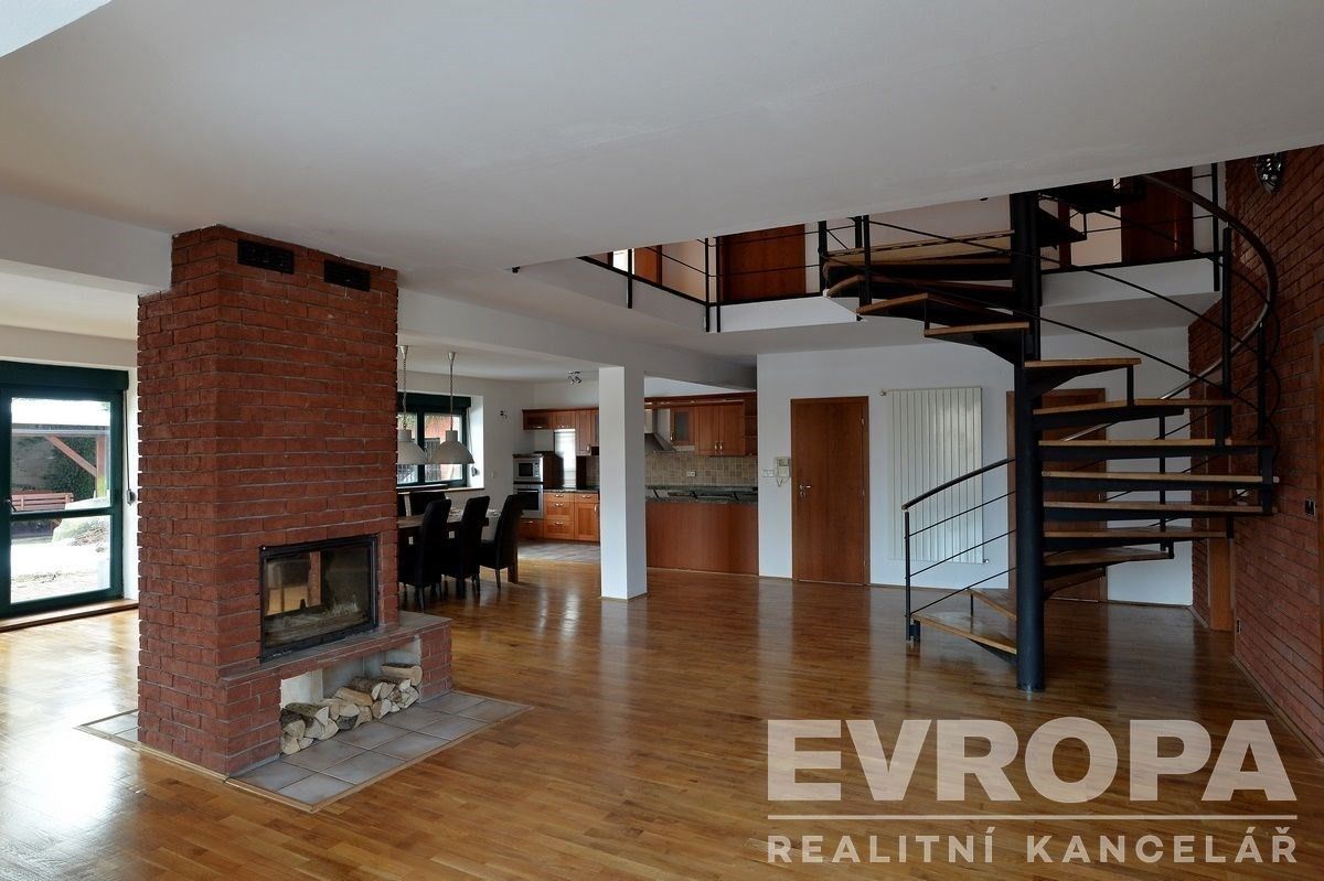 Prodej rodinný dům - Lesní, Jablonec nad Nisou, 350 m²