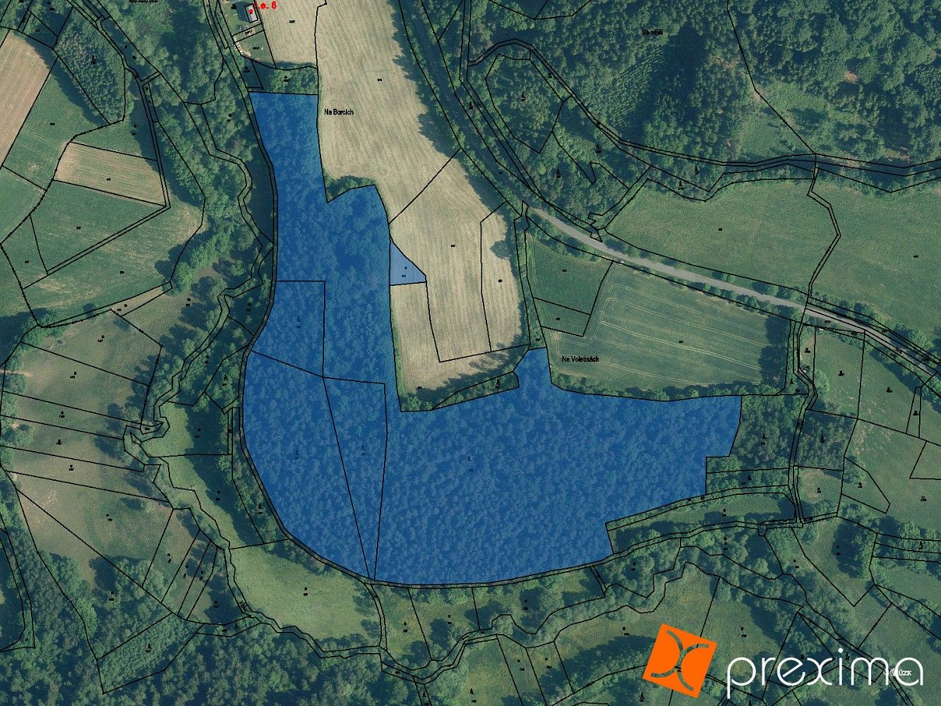 Les, 2 833 m²