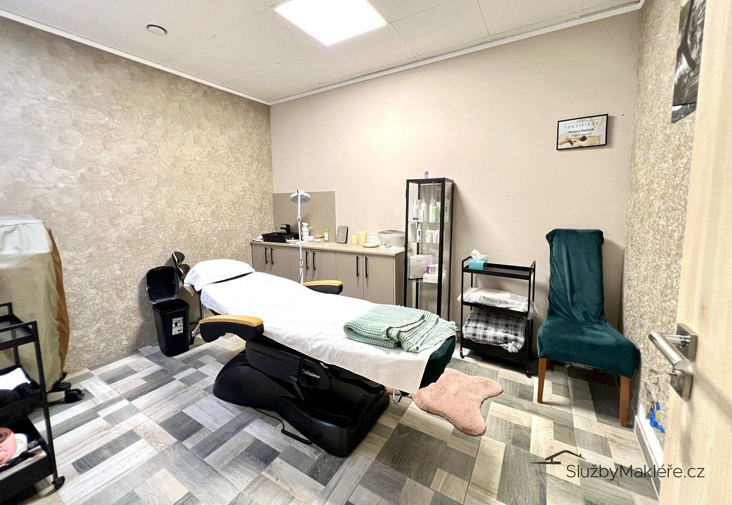 Komerční nemovitost · 68 m² · Hrdinů, Horoměřice, okres Praha-západ - 3