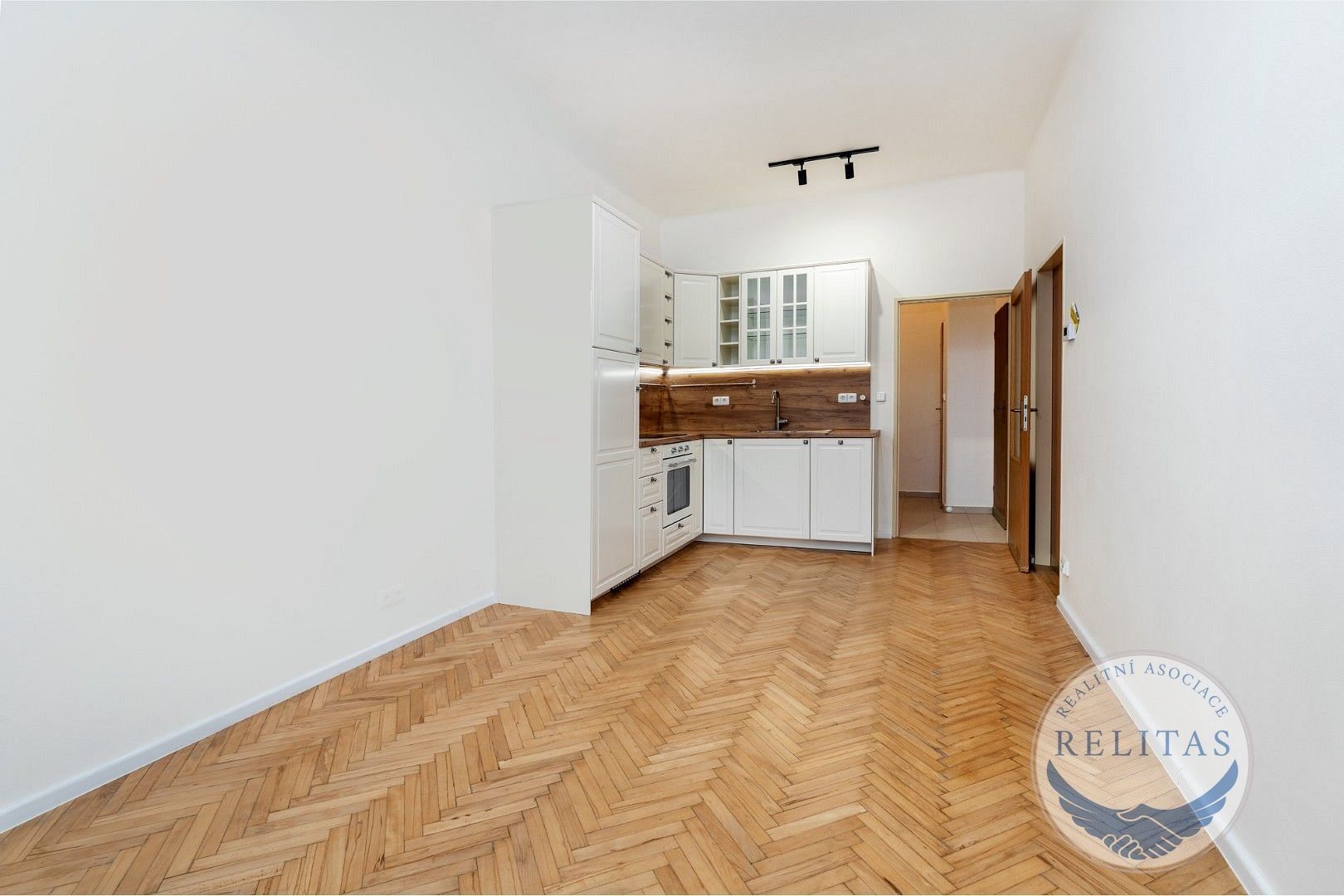 Pronájem byt 2+kk - Bulharská, Praha, 45 m²