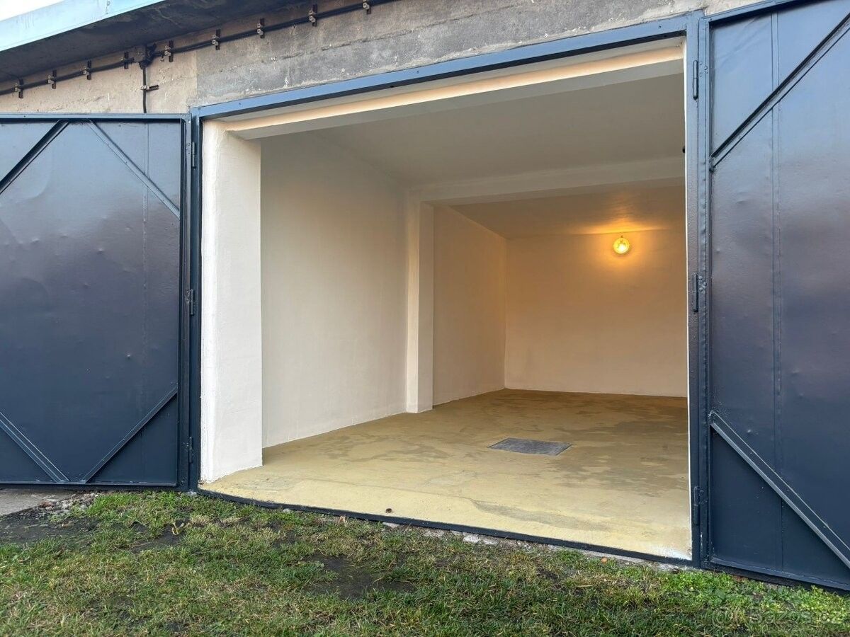 Garáže, Pardubice, 530 03