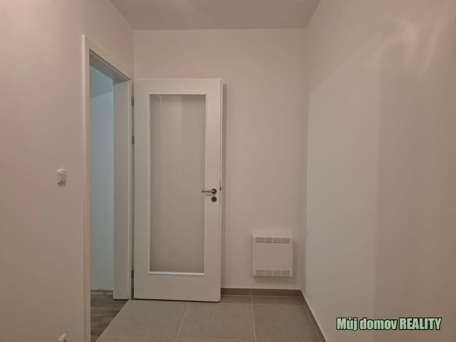 Pronájem byt 1+kk - Honzíkova,Praha 10, Dolní Měcholupy, 41 m²