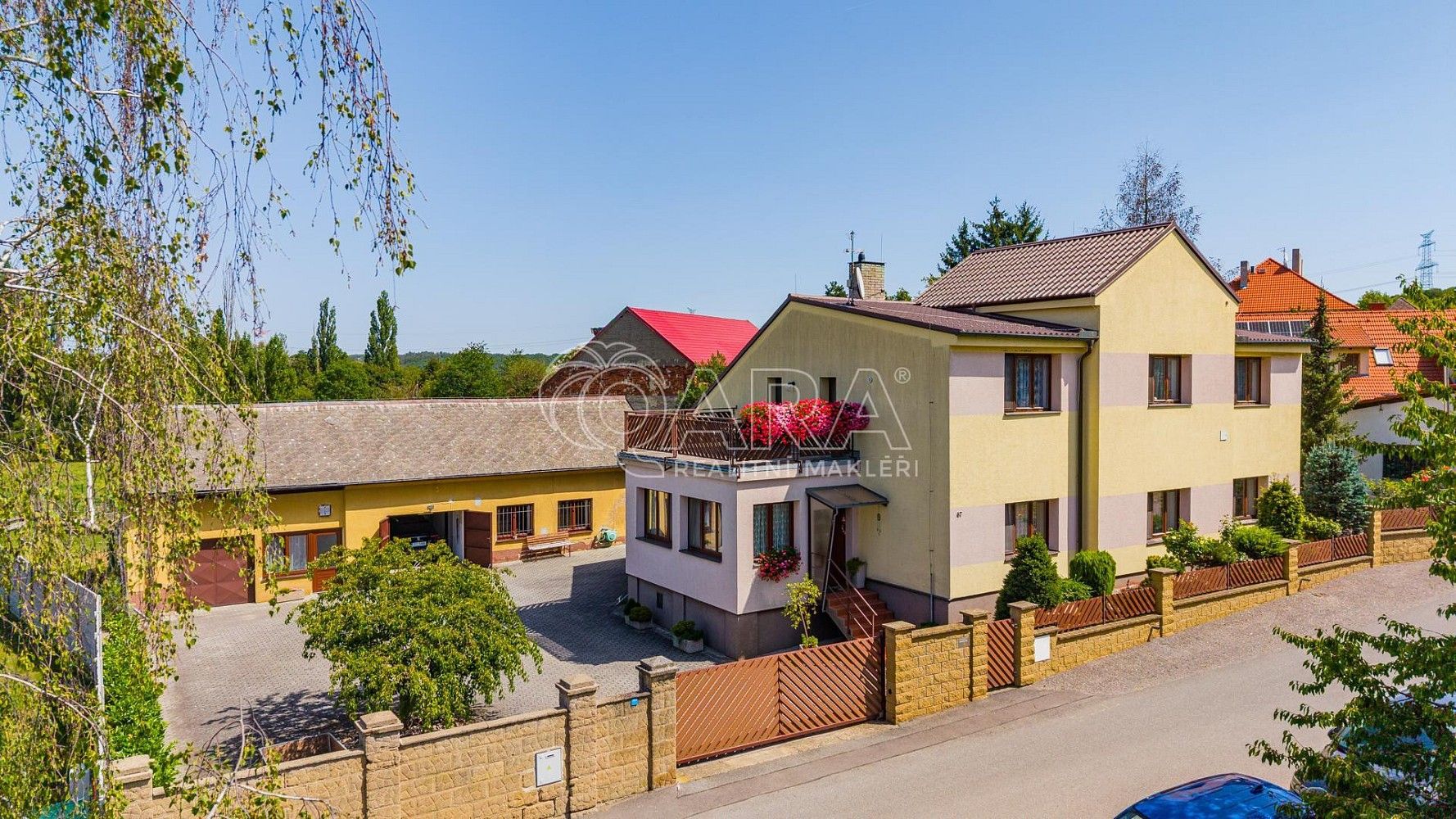 Rodinné domy, Mořina, okres Beroun, 320 m² - 1
