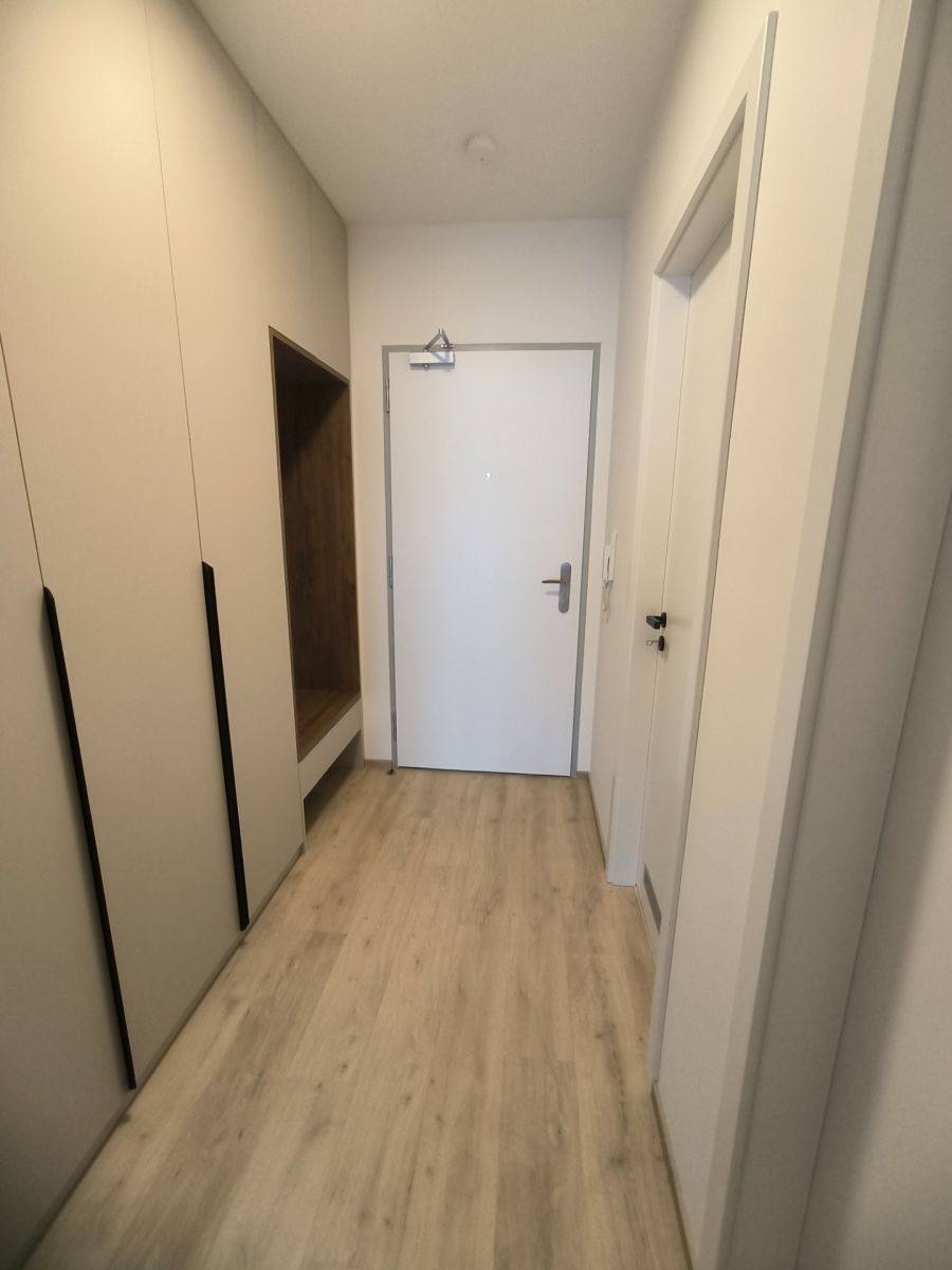 Pronájem byt 2+kk - Poděbradská, Praha - Vysočany, 55 m² - 2