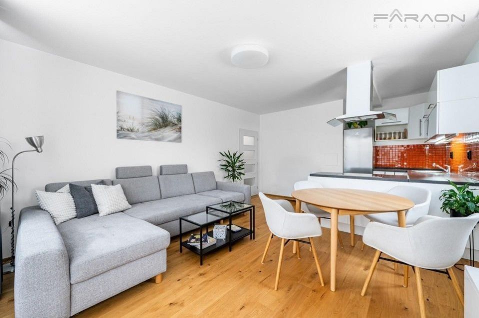 Prodej byt 3+kk - Laudonova, Praha, 76 m²