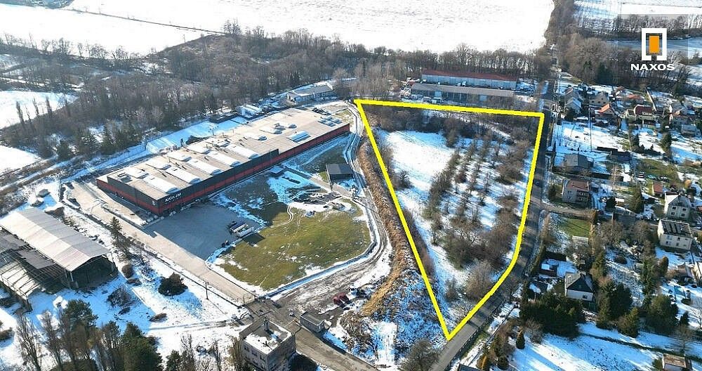 Komerční pozemek, 13 693 m²
