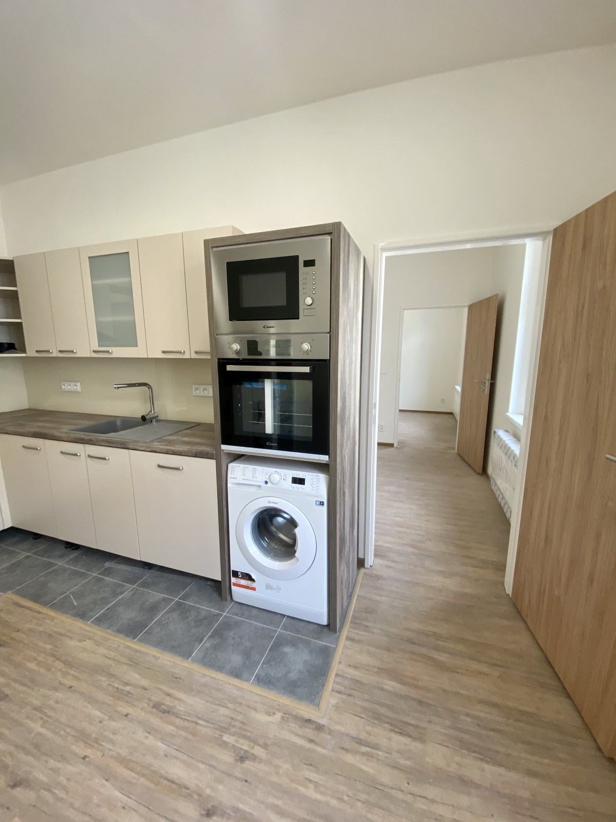 Byt 2+1 · 44 m² · Ke Koulce, Praha Smíchov - 3