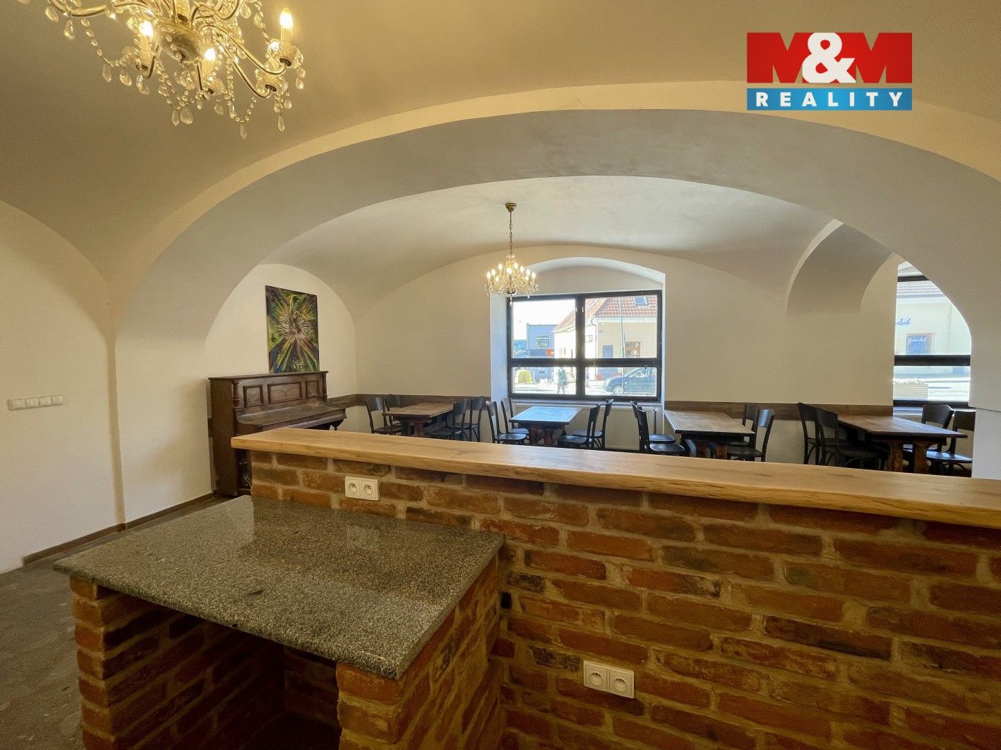 Restaurace · 300 m² · náměstí Míru, Blatná - 4