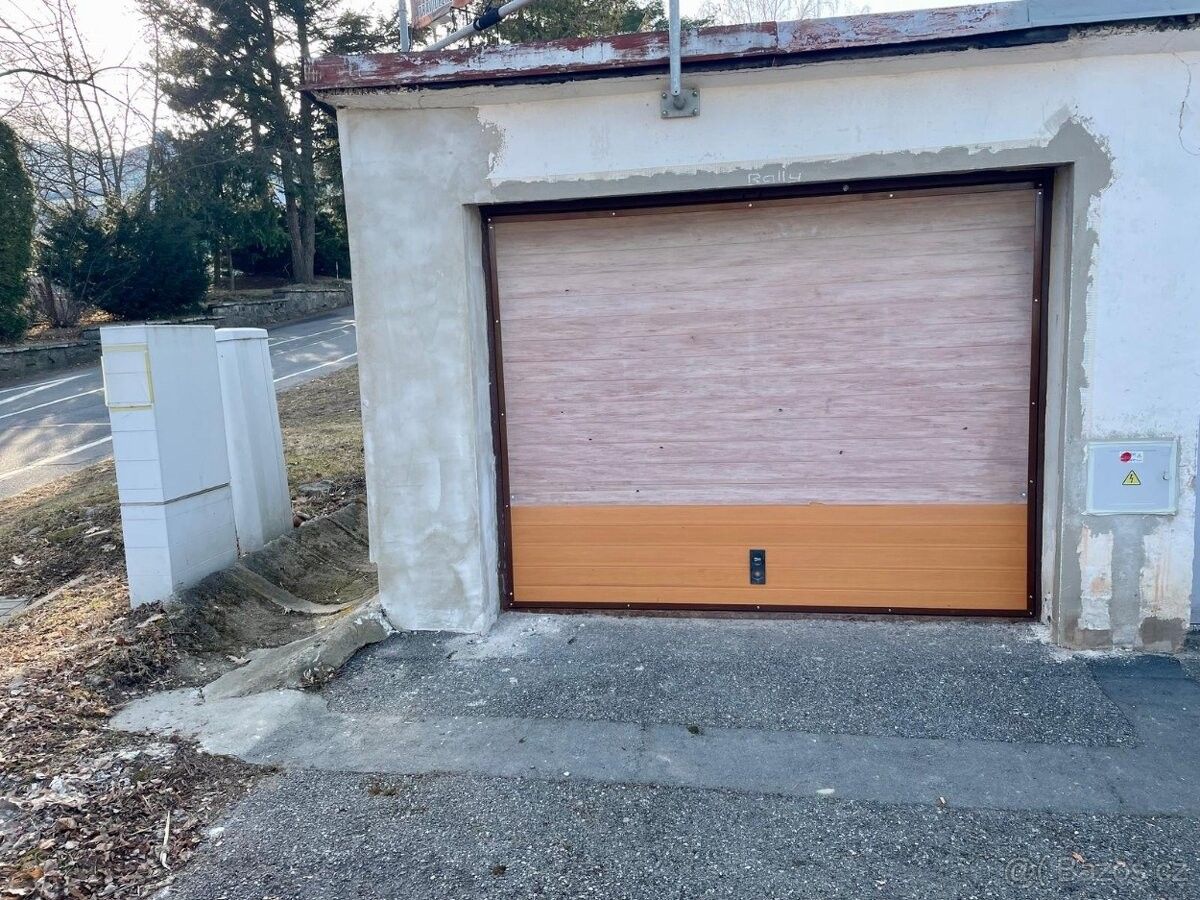 Garáže, Prachatice, 383 01