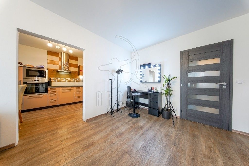 Prodej byt 4+1 - Šumenská, Praha, 92 m²