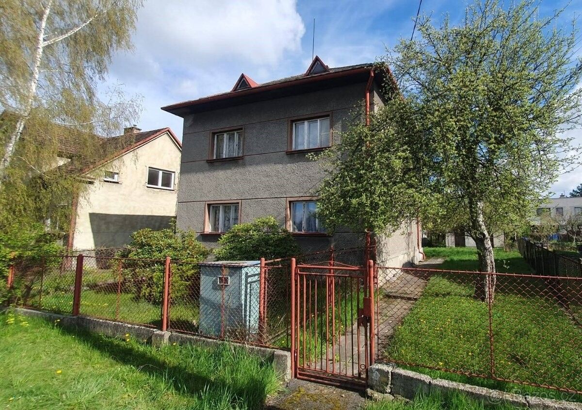 Prodej dům - Petrovice u Karviné, 735 72