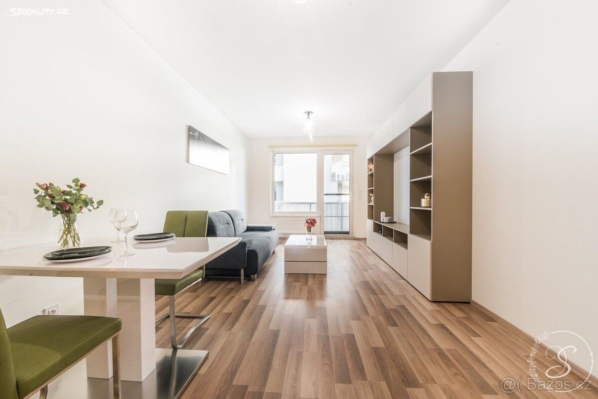 Pronájem byt - Praha, 130 00