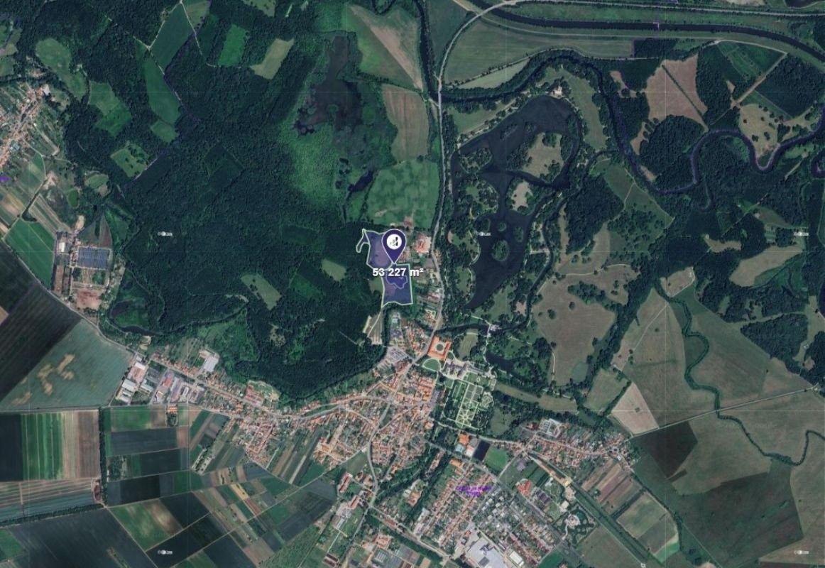 Komerční pozemek · Lednice - 4