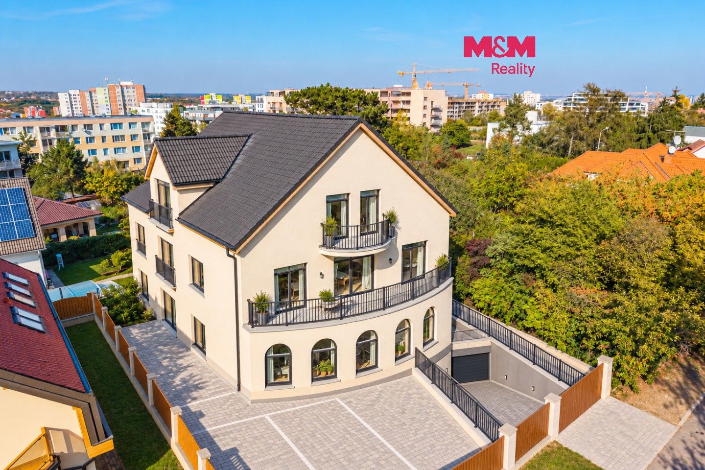 4+kk, Pod třešněmi, Praha, 145 m² - 1