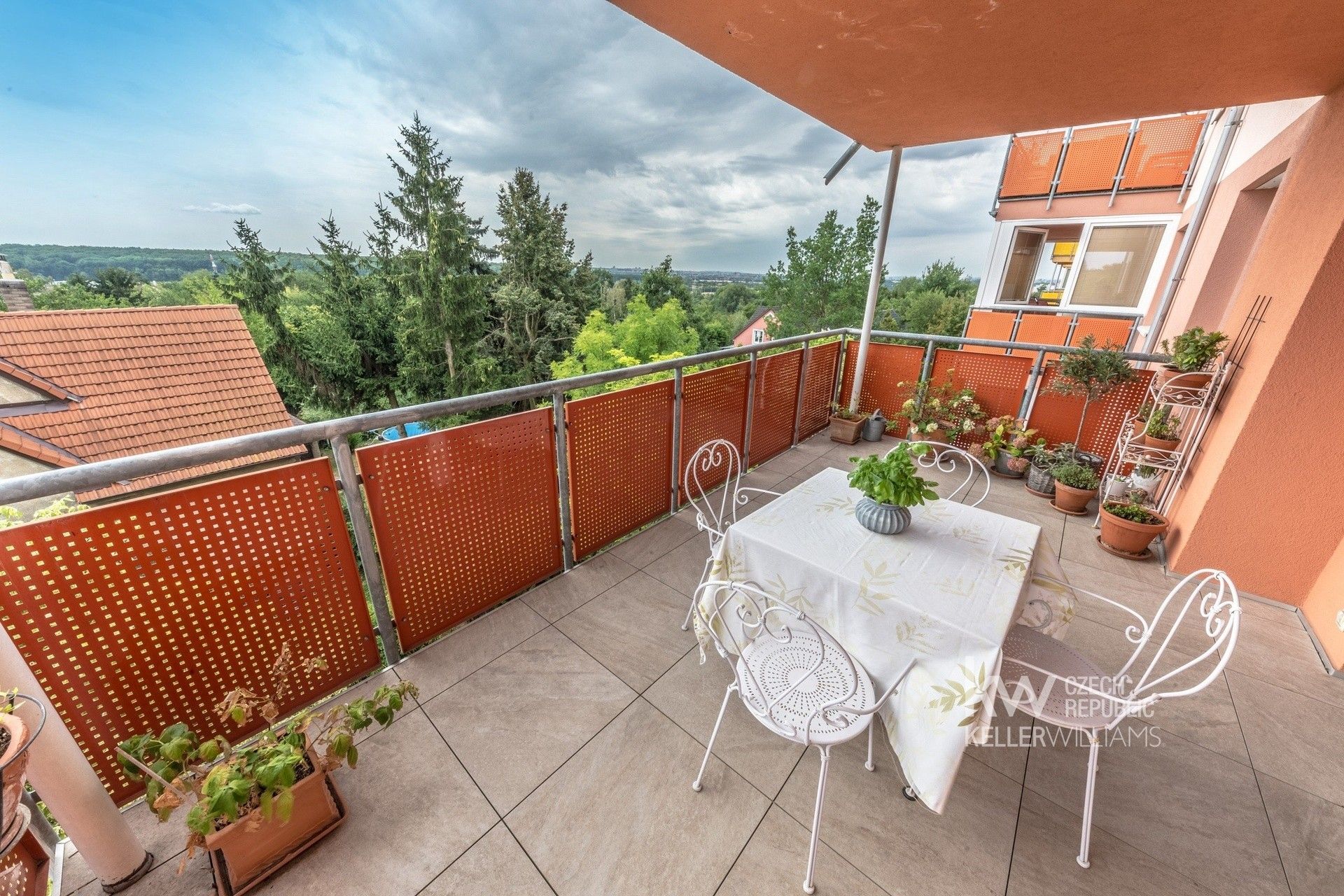 4+1, V javorech , Praha Horní Počernice, 102 m² - 2