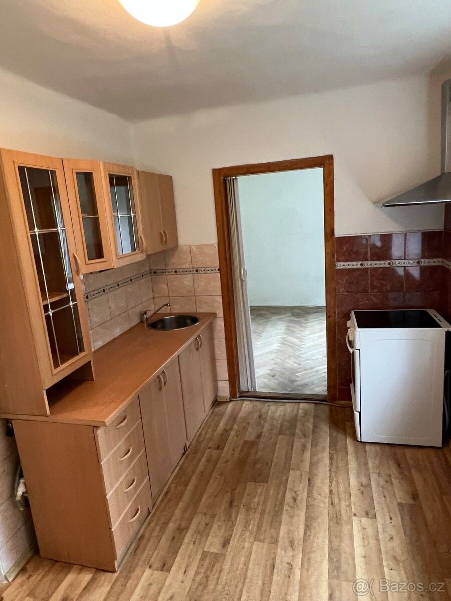 Byty, Droužkovice, 431 44 - 1