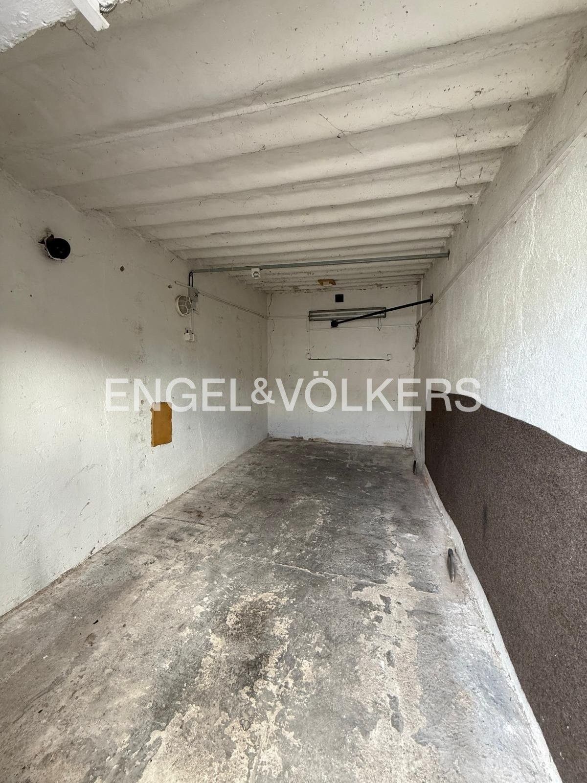 Pronájem garáž - Moskevská, Praha, 15 m²